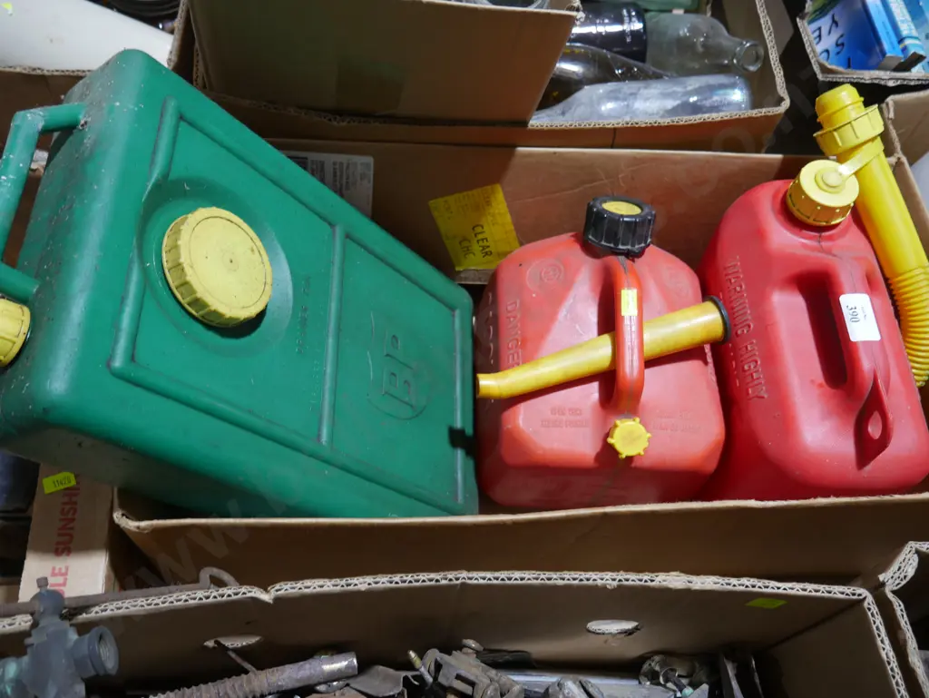 Petrol containers etc Image 1++