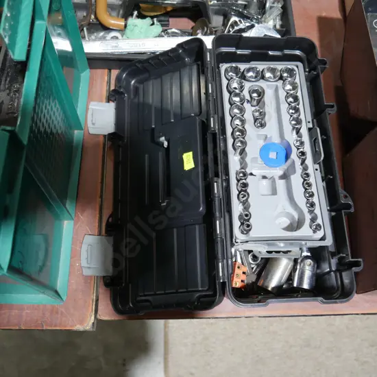 Assorted sockets etc