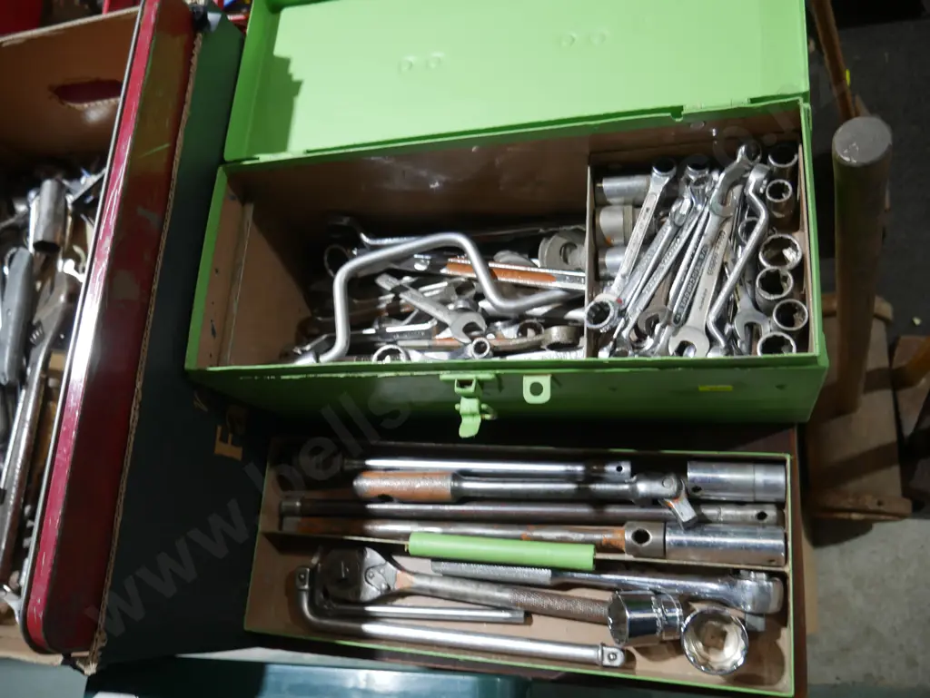 Toolbox and contents Image 1++