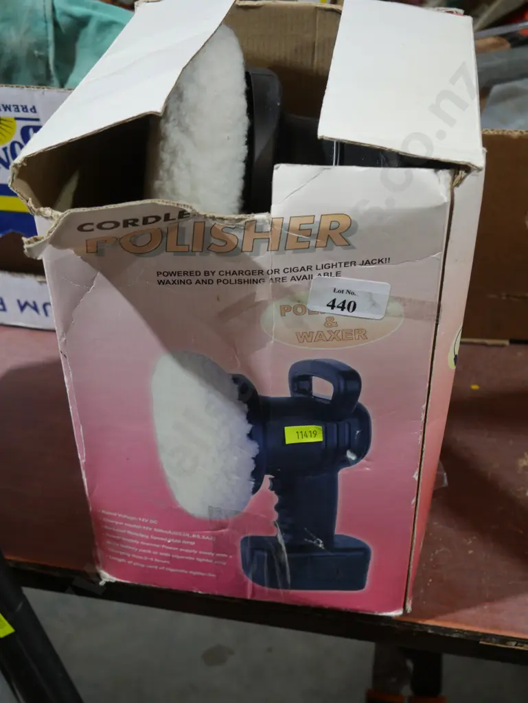 Cordless car polisher Image 1++