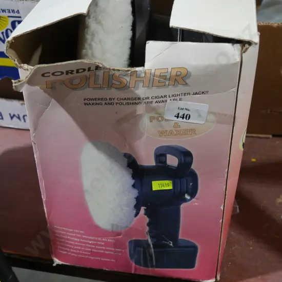 Cordless car polisher