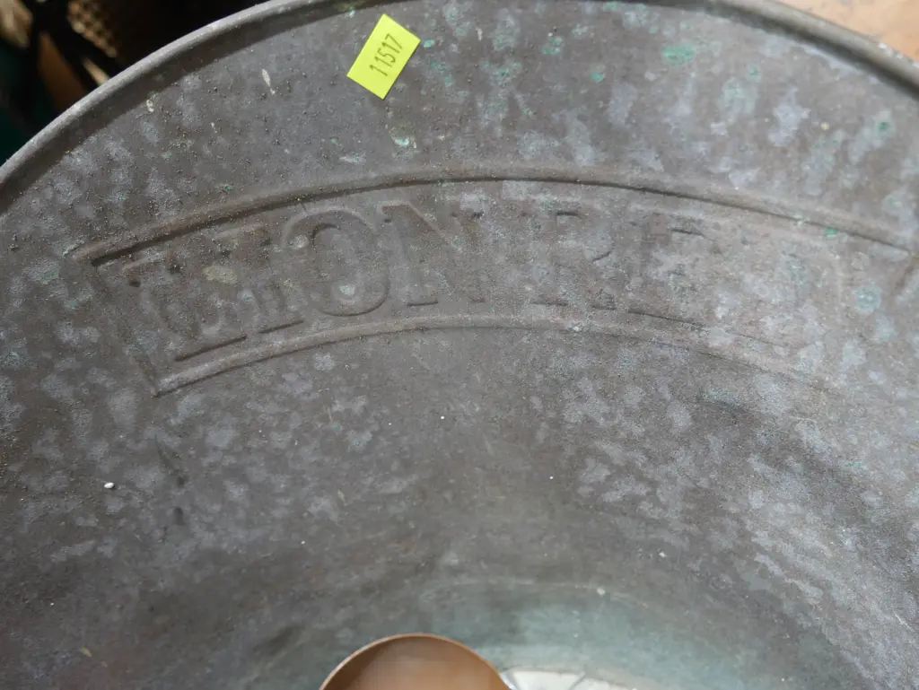 Lion Red coal bucket Image 1++