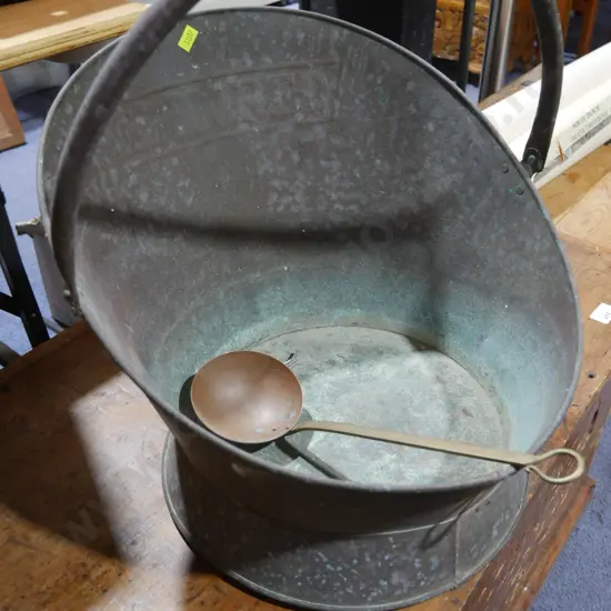 Lion Red coal bucket