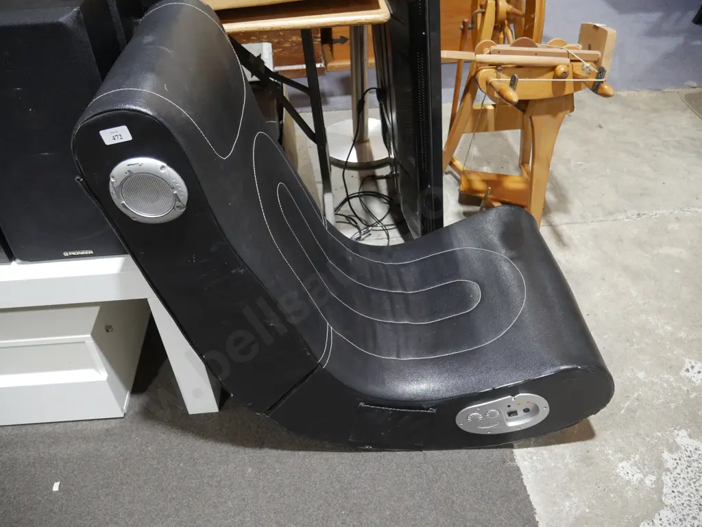 Gaming chair Image 1++