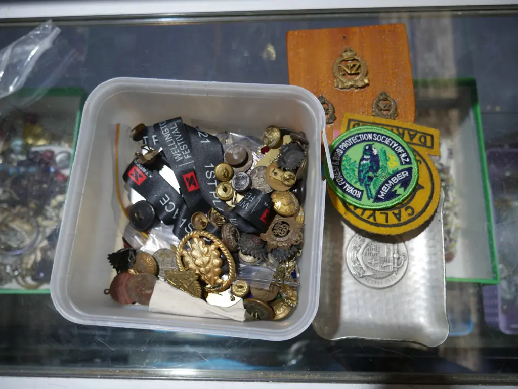 Buttons, badges etc Image 1++