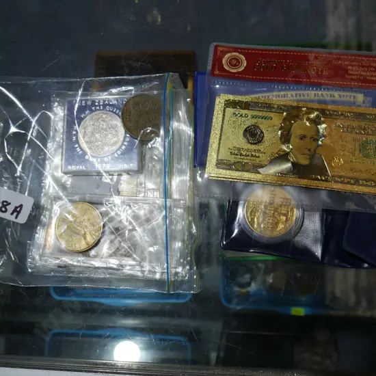 Gold banknotes, coins etc