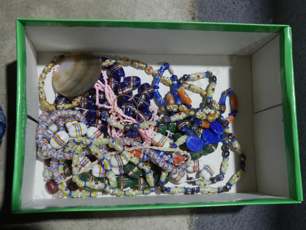 Costume jewellery Image 1++