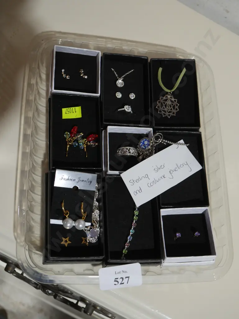 Sterling silver and costume jewellery Image 1++