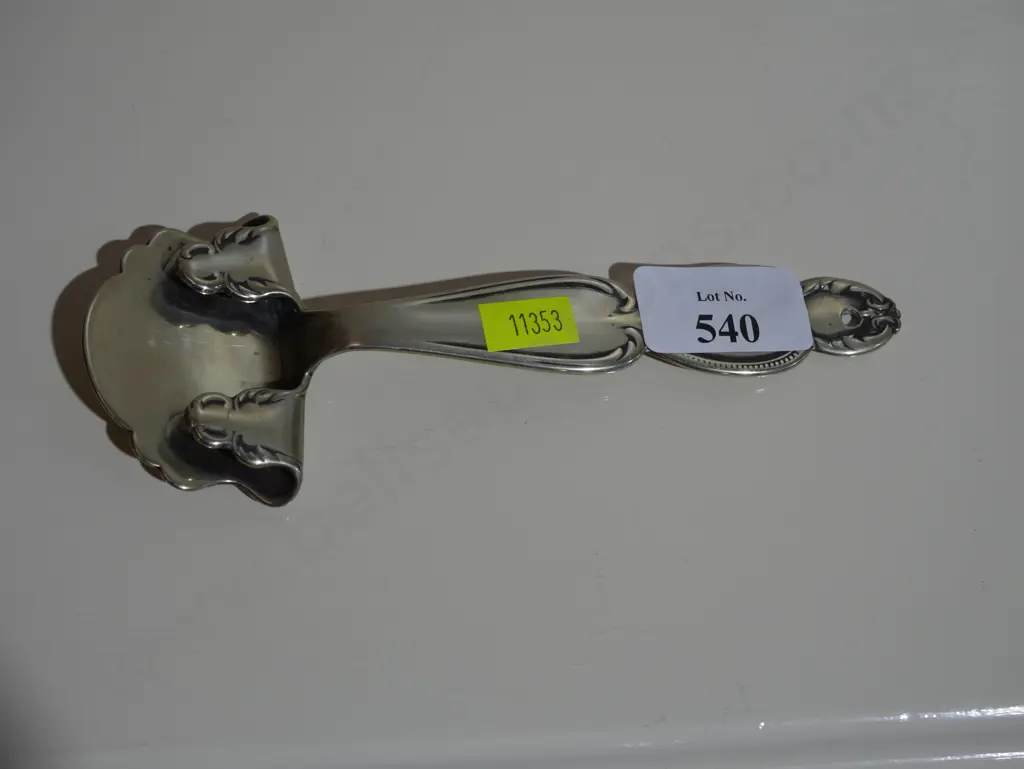 Silver plated hot dish holder Image 1++