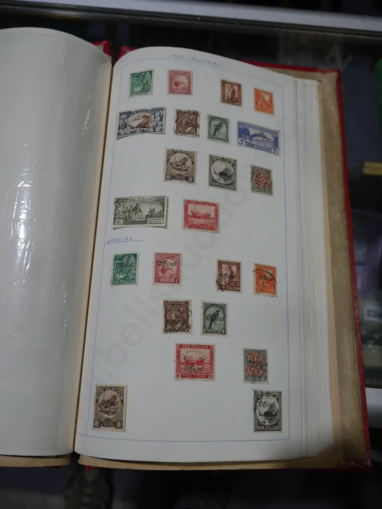 2 stamp albums Image 1++