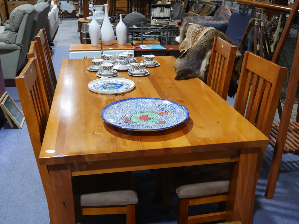 Dining table and 6 chairs Image 1++