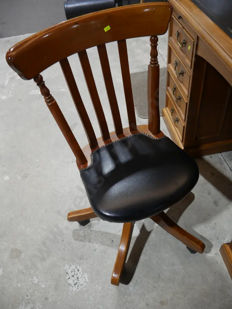 Leather top desk and chair Image 1++