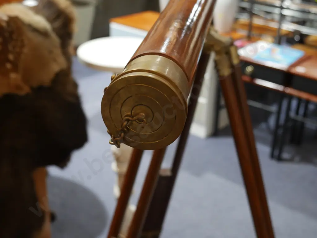 Telescope with tripod Image 1++