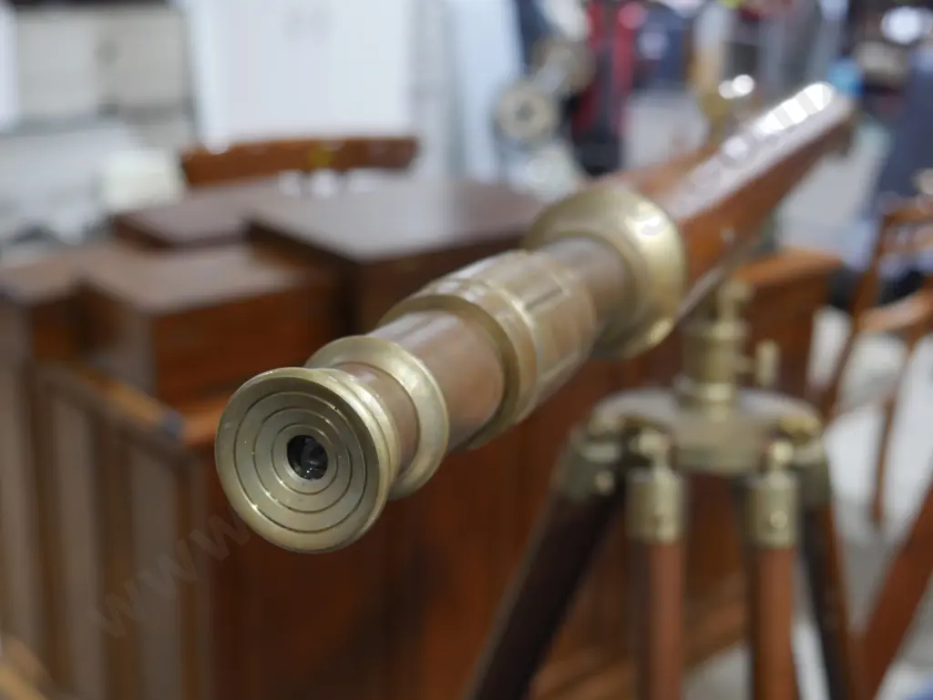 Telescope with tripod Image 1++