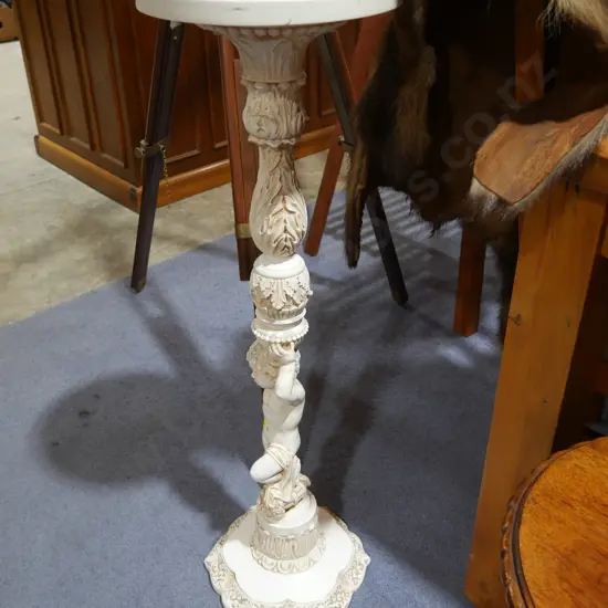 Pedestal plant stand