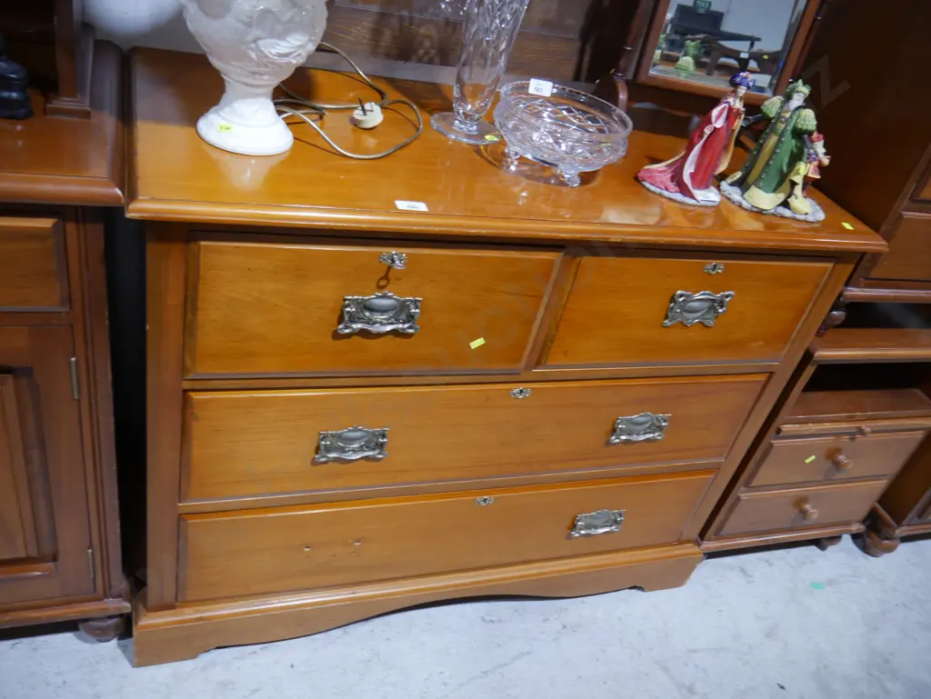 Chest of drawers Image 1++