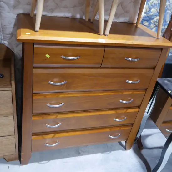 Chest of drawers