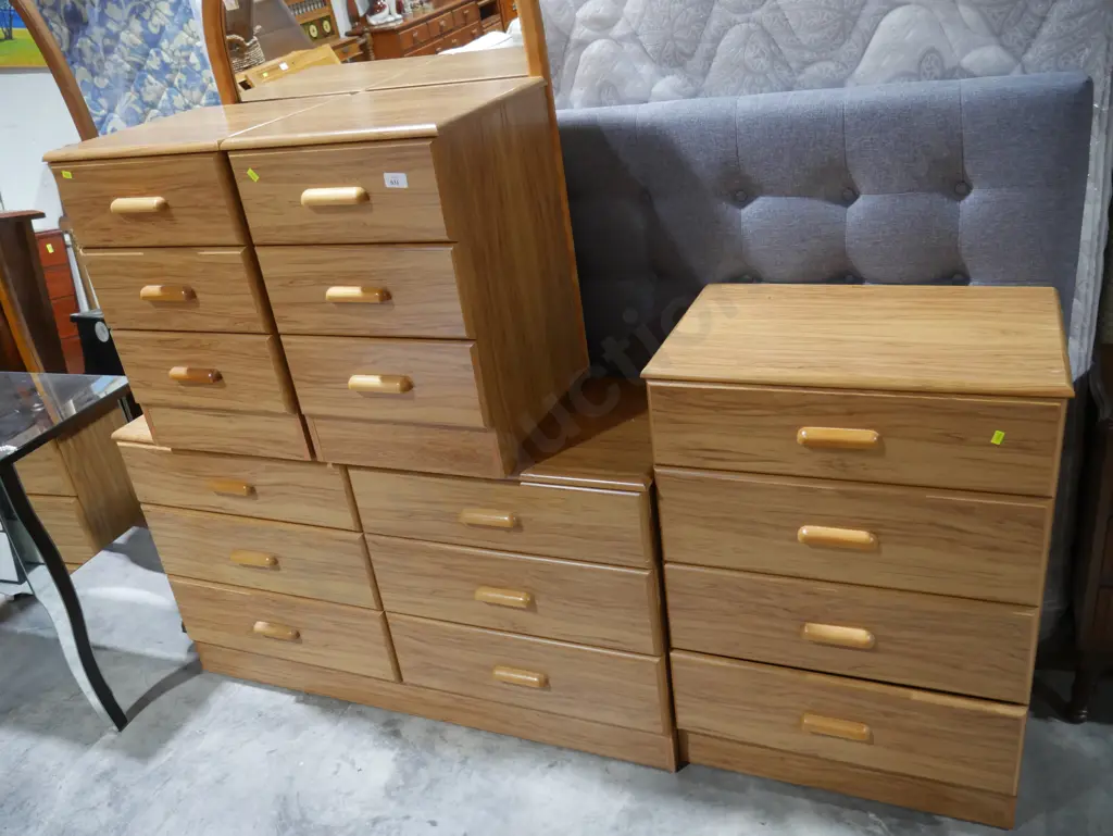 Four-piece bedroom suite Image 1++