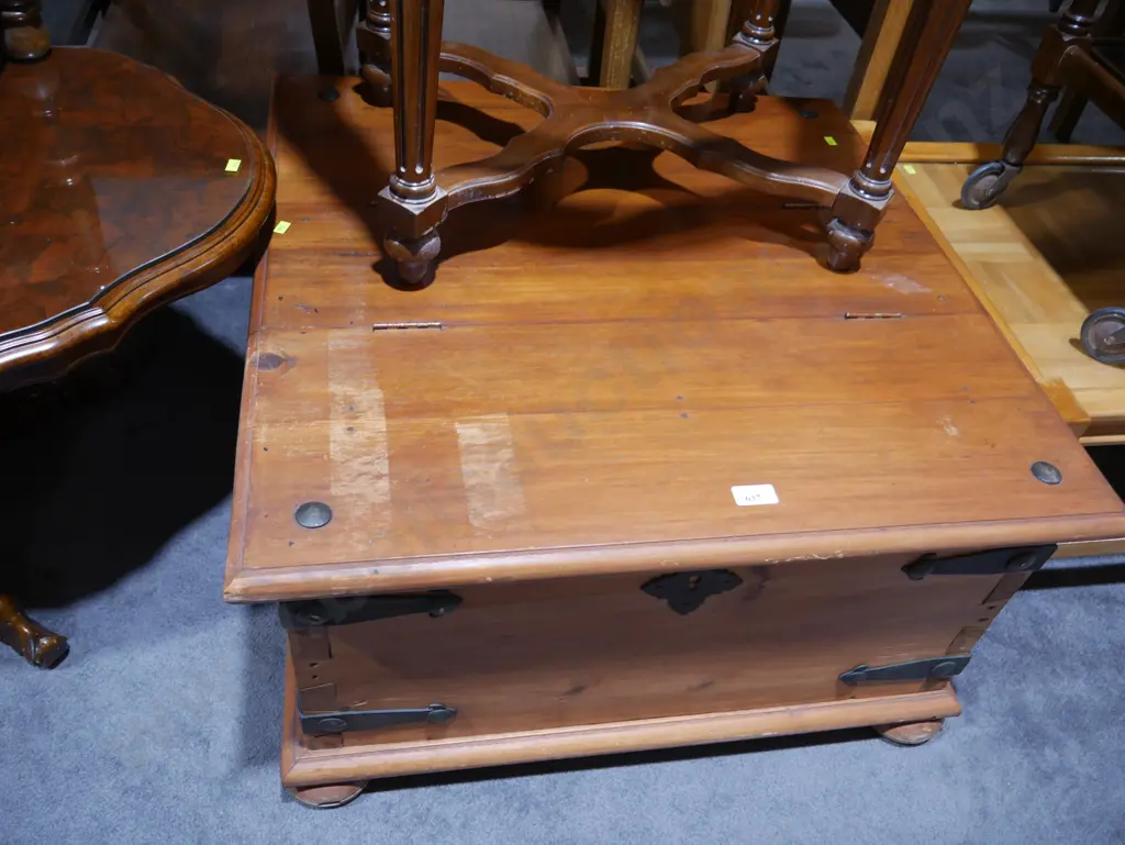 Wooden trunk Image 1++