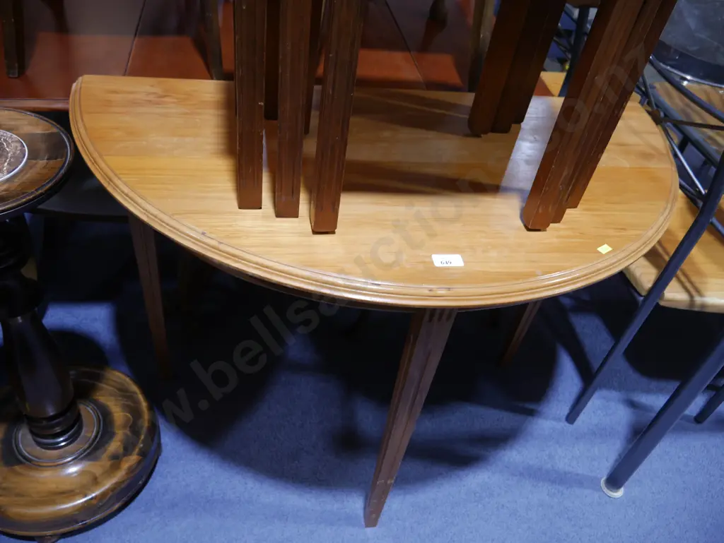 Hall table Image 1++