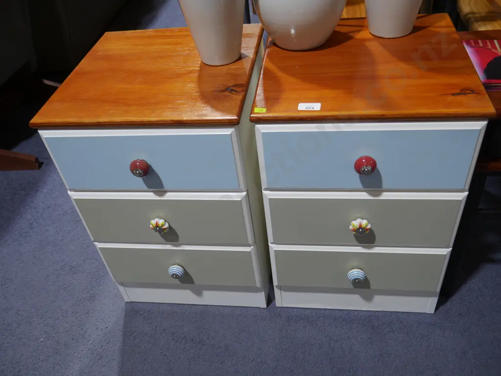 Pair of bedside drawers Image 1++