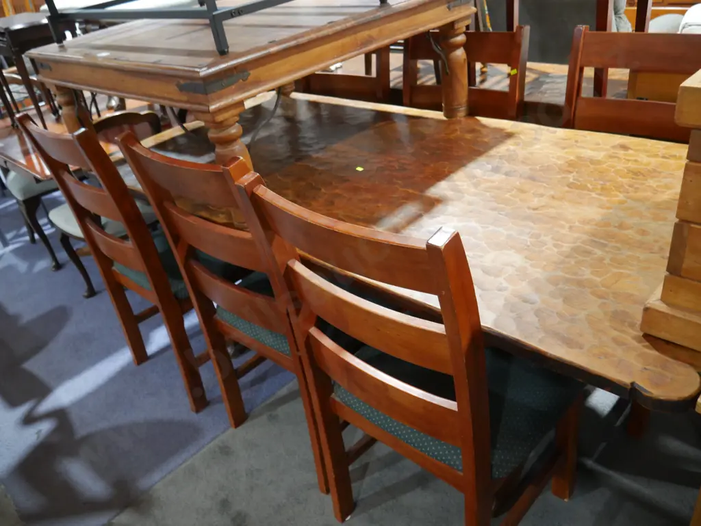 Chip carved dining table and 6 chairs Image 1++