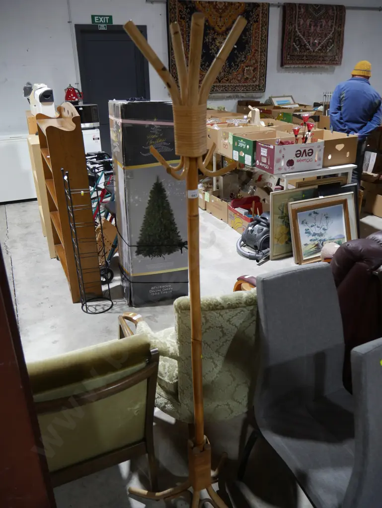 Bamboo coat rack Image 1++