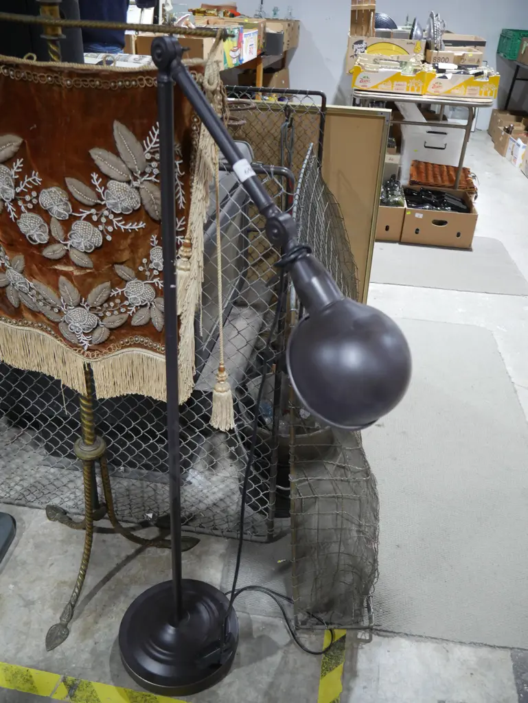 Floor lamp Image 1++