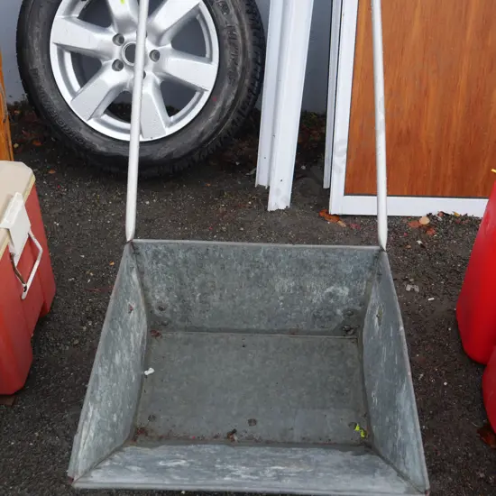 Garden barrow