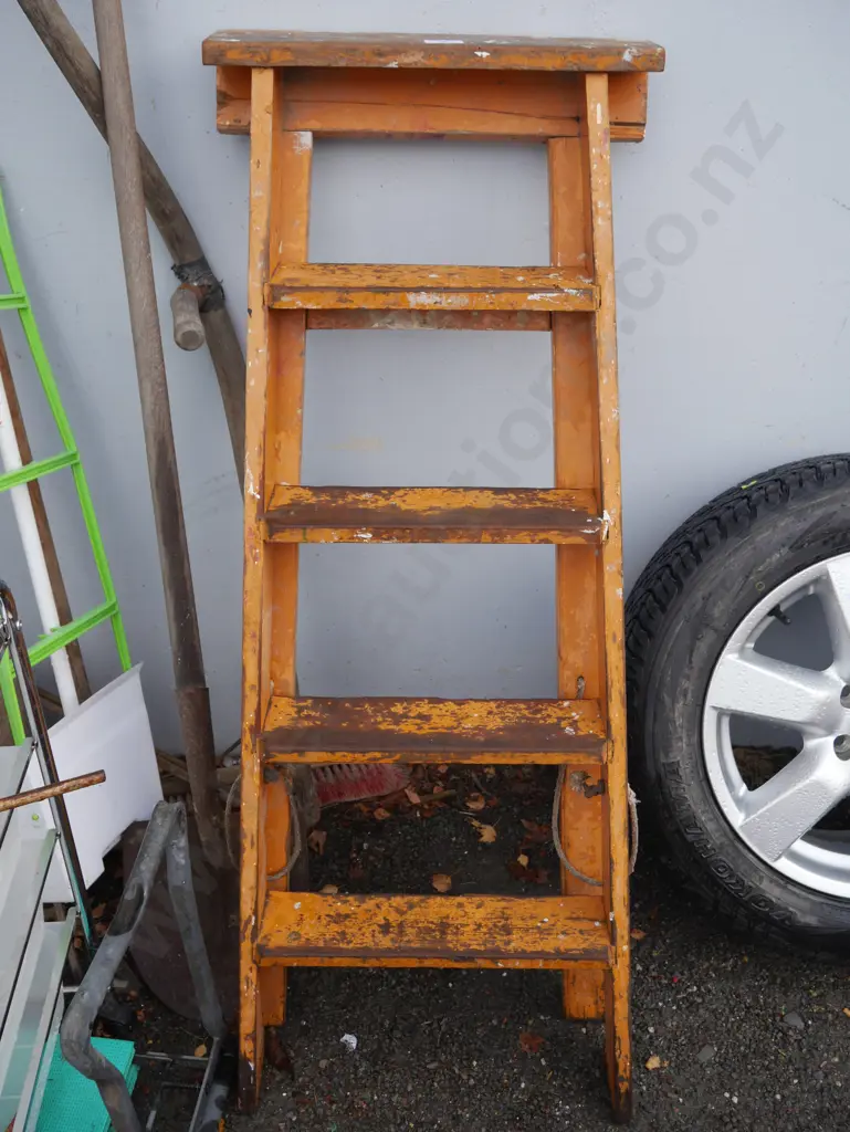 Wooden ladder Image 1++