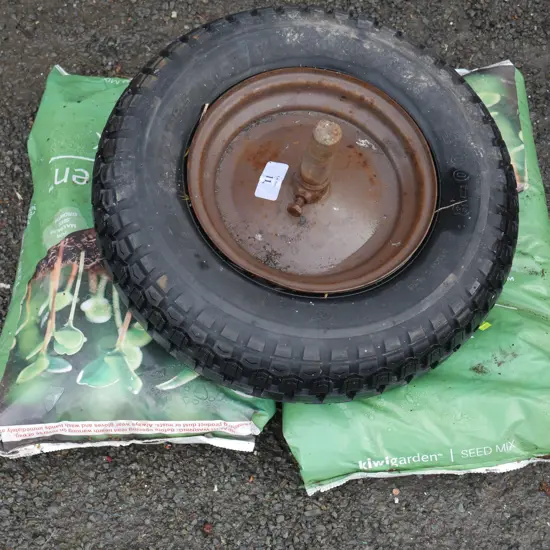 Wheel and seed mix