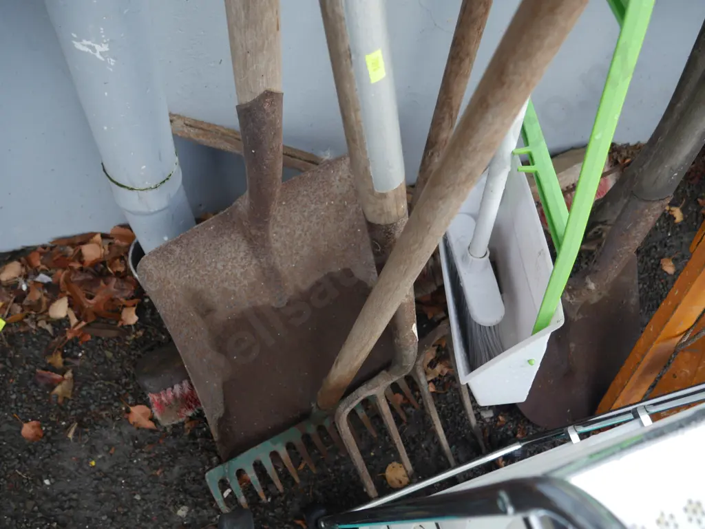Garden tools, trolley Image 1++