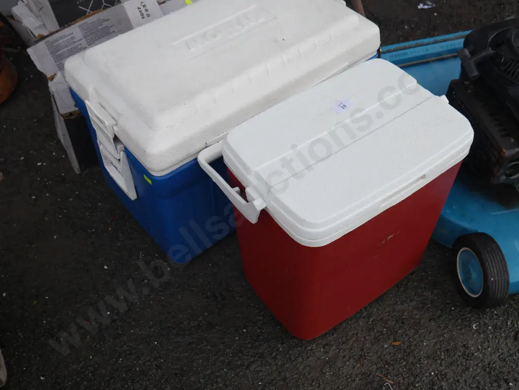2 chilly bins Image 1++