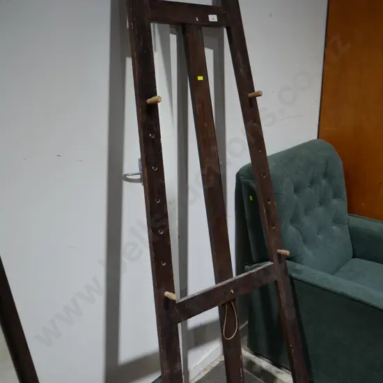 Easel