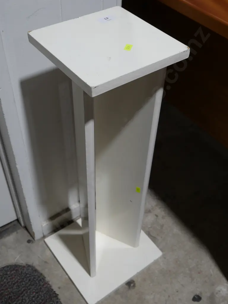 Wooden stand Image 1++
