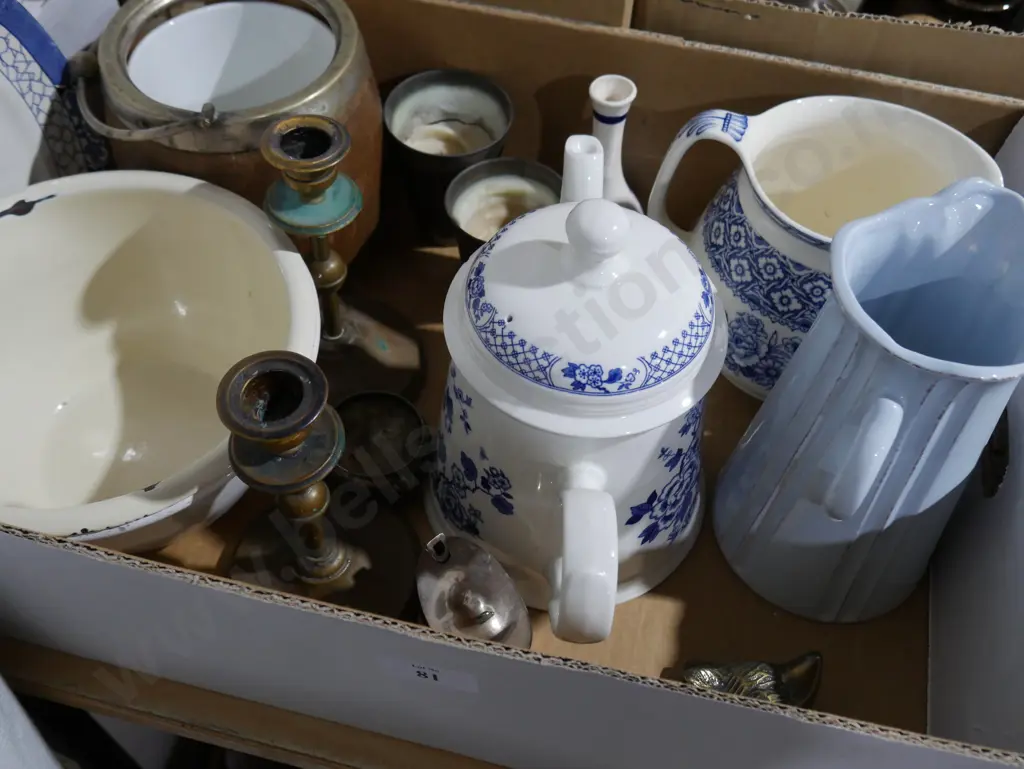 Jugs, ornaments Image 1++