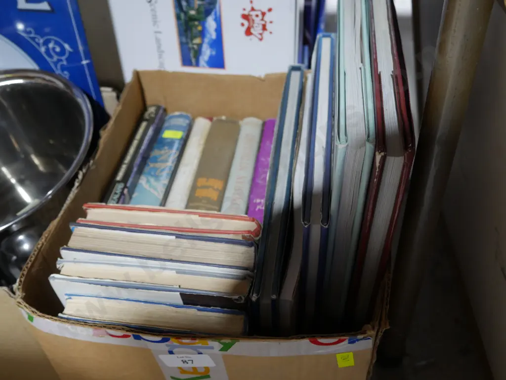 Books Image 1++