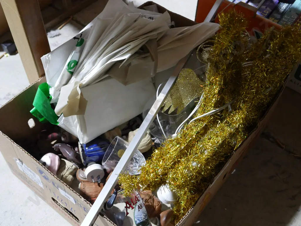 Decorations, sundries Image 1++