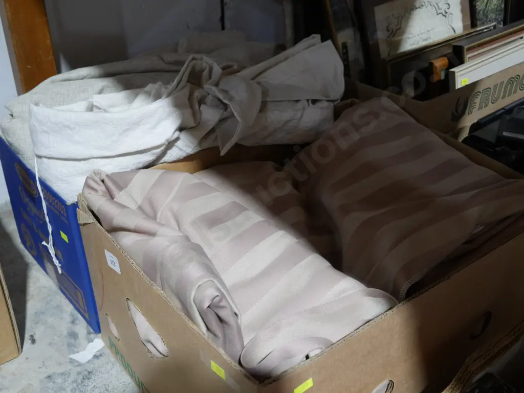 Curtains, 2 boxes Image 1++