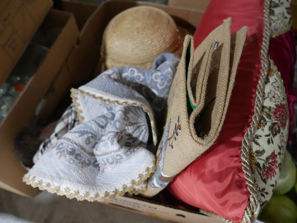Cushion, hats etc Image 1++
