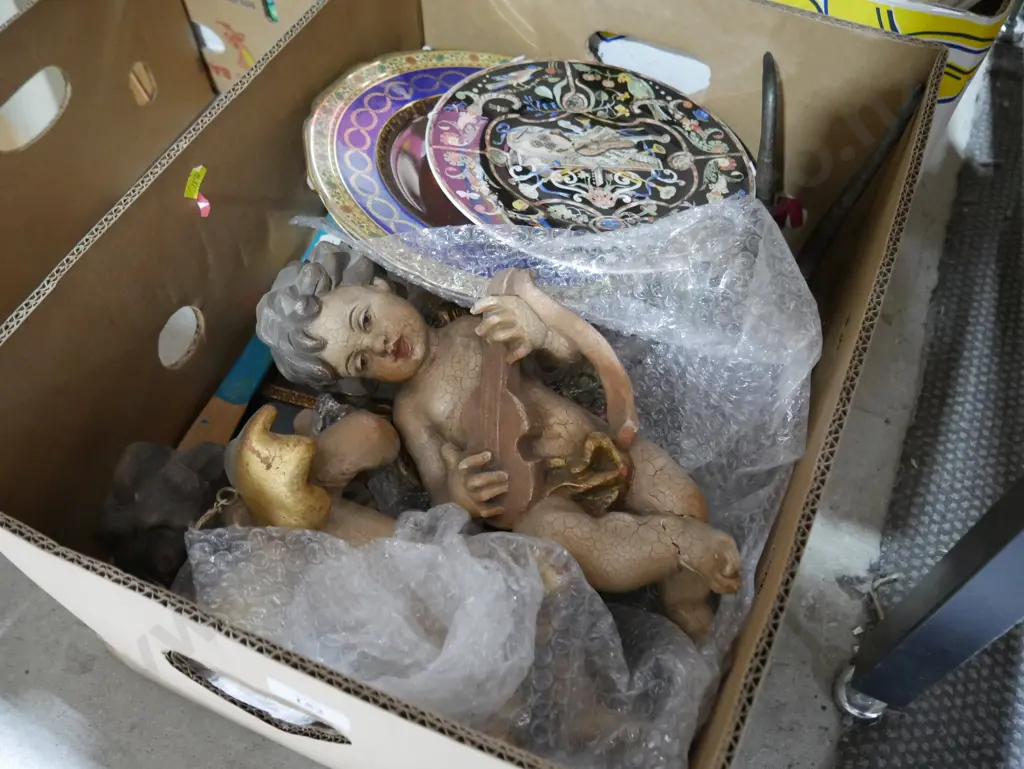 Plates, figurines Image 1++