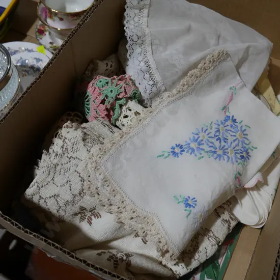 Lace , linen