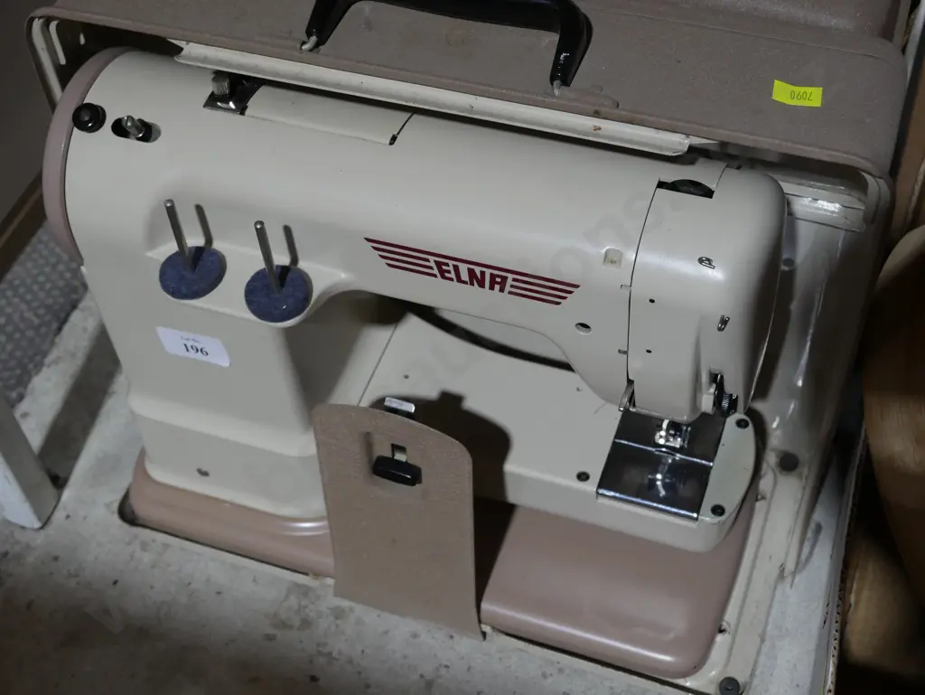 Elna sewing machine Image 1++