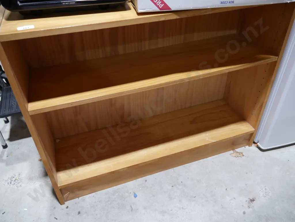 Timber bookshelf Image 1++