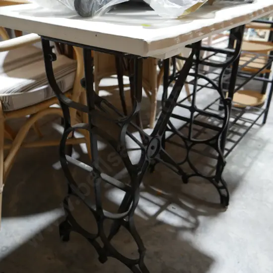 Singer sewing table