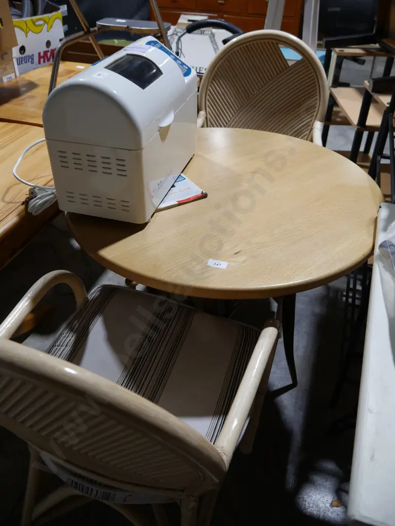 Table and 2 cane chairs Image 1++