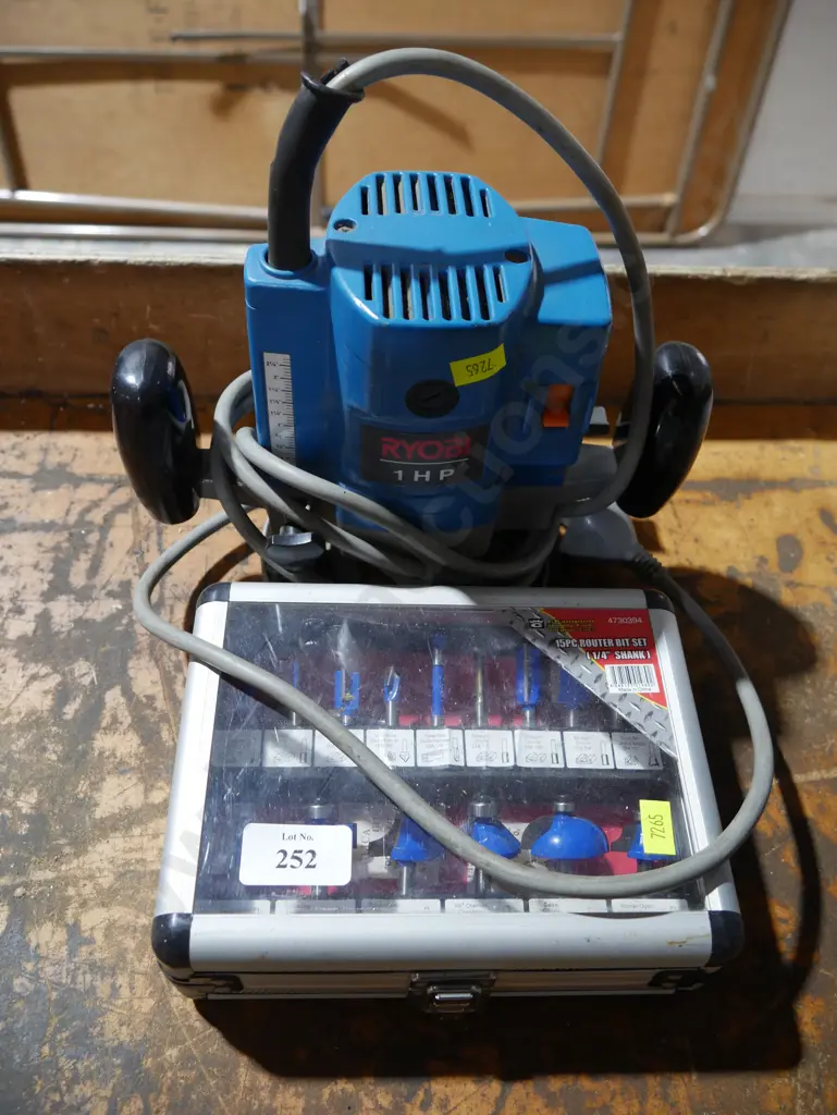Router , and bit set Image 1++