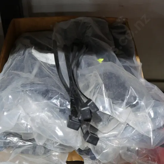 Plastic ties
