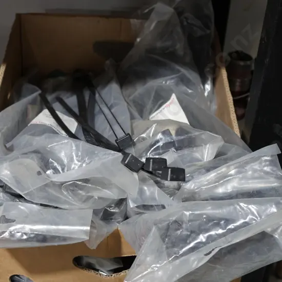 Plastic ties