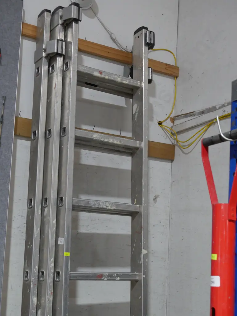 Extension ladder Image 1++